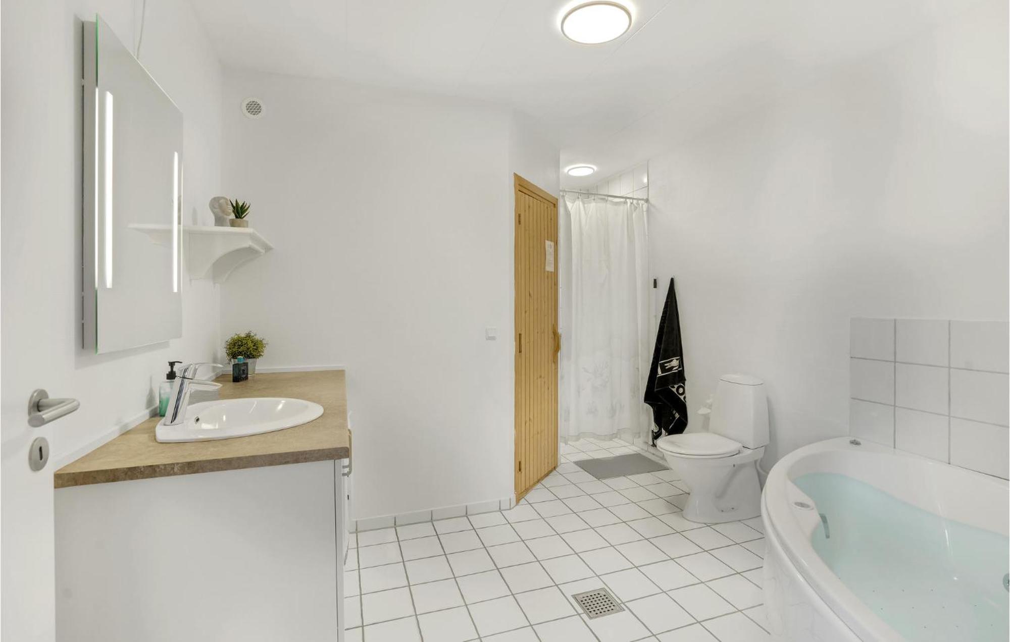 Amazing Home In Hvide Sande With Wifi Bjerregard Экстерьер фото